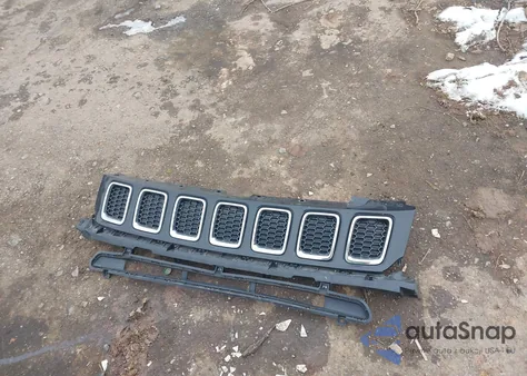 2018 Jeep Compass Latitude 4X4 from USA, damaged, VIN 3C4NJDBB5JT372222